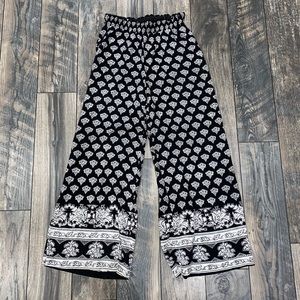 Angie black and white flowy pants